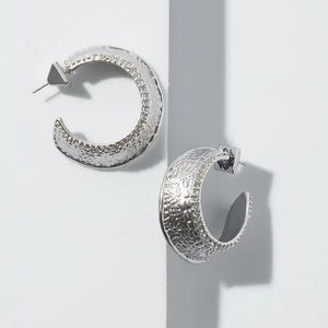 BNWT White House Black Market Beautiful Silver Croc Hoop Earrings